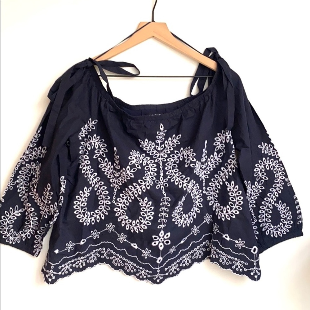 Essentials by ABS Navy blue & white top, Size M